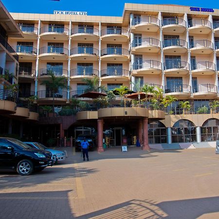 The Tick Hotel Kampala Esterno foto